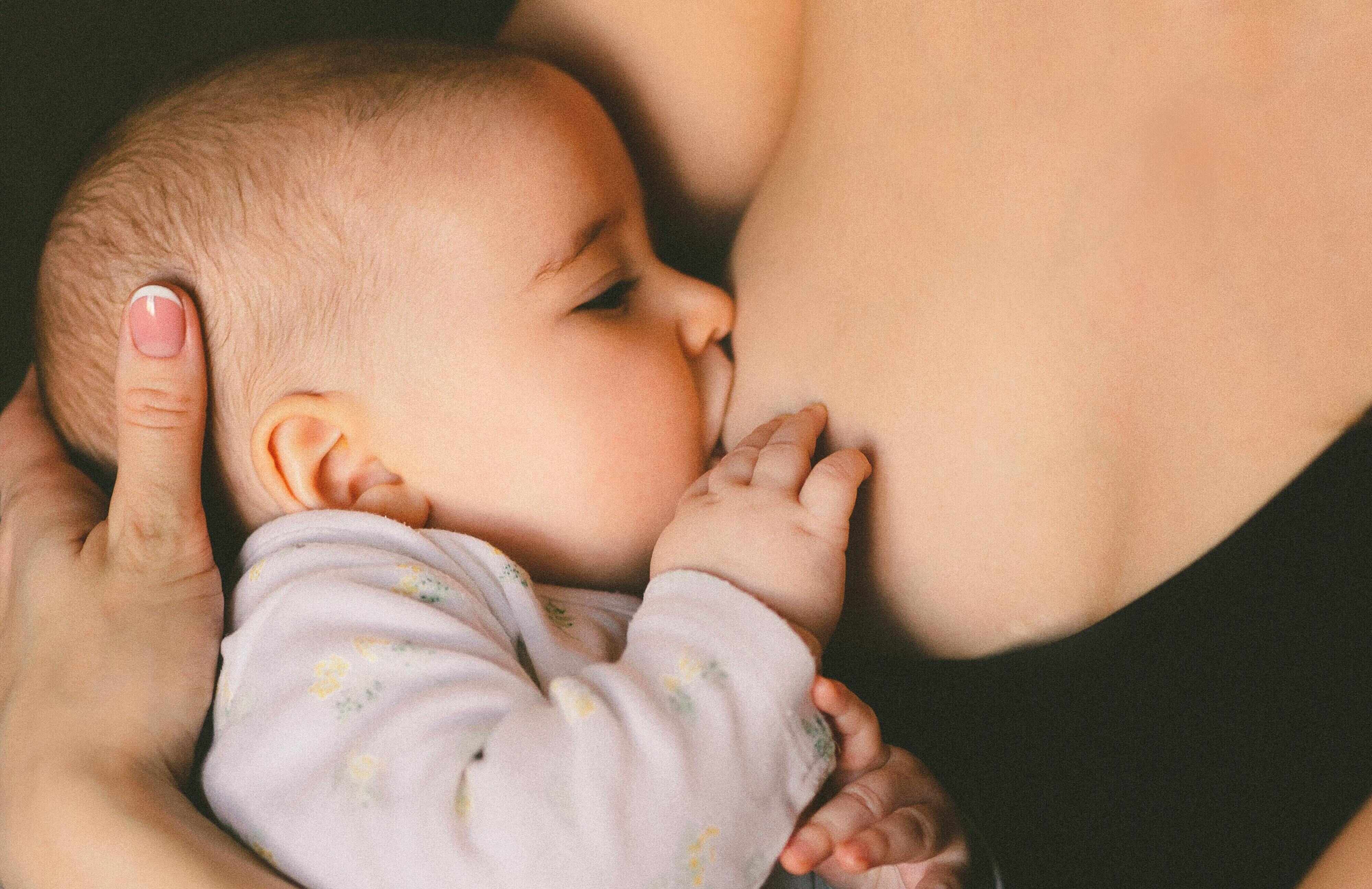 Help, mijn baby slaapt niet ’s-nachts!